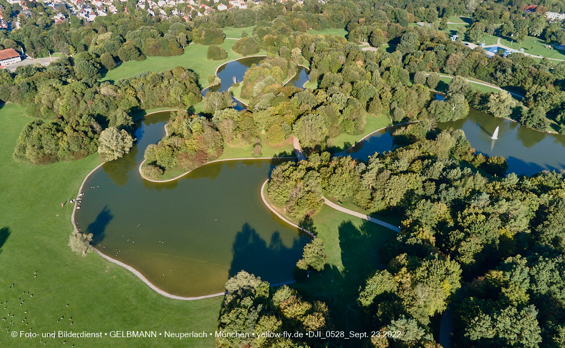 23.09.2022 - der Ostpark mir Biergarten und See in Neuperlach